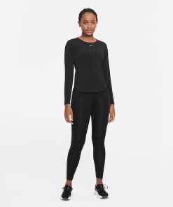 Womenï¿½s Nike One Luxe Dri-FIT long sleeve standard fit top