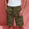 Menï¿½s camo cargo utility shorts