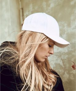 Curved Classic Snapback Cap 		
